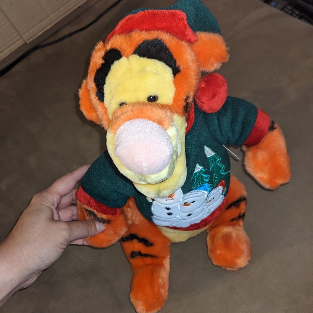 Disney Store Tigger Christmas Plush Snowman Sweater Holiday Winnie the Pooh 13"